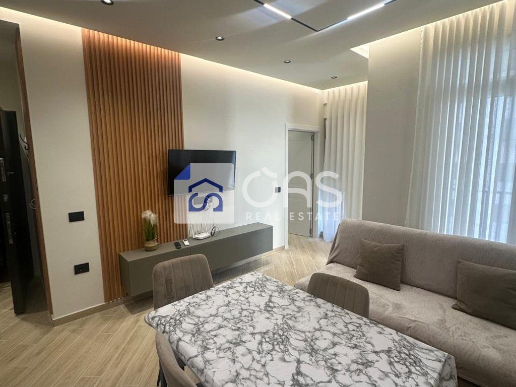 Jepet me qera apartament 1+1 tek Rruga 5 Maji