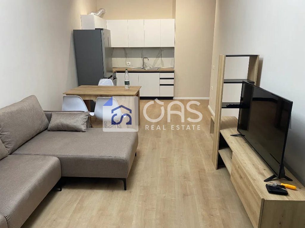 Jepet me qera apartament 2+1 tek 5 Maj