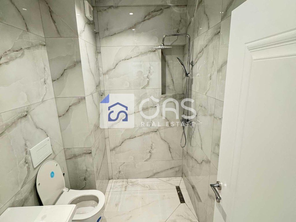 Jepet me qera apartament 2+1+2  Ne Kamez