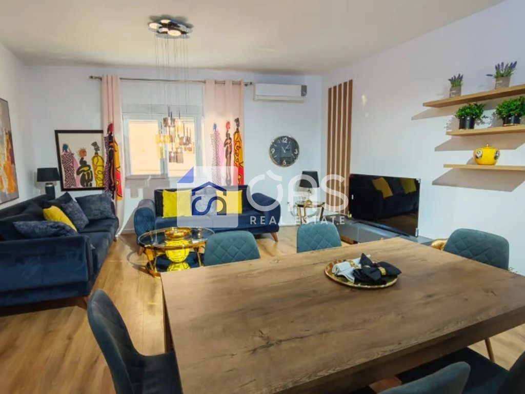Jepet me qera apartament 2+1+2 Te Komuna e Parisit