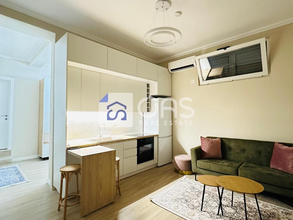 Jepet Apartament me qera 1+1 Ne Porcelan