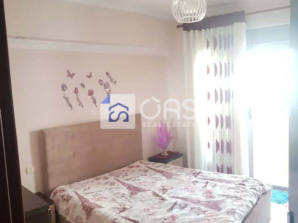 Jepet apartament me qera 2+1 Yzberisht