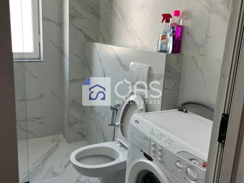 Jepet Apartament me qera 1+1 Ne Porcelan