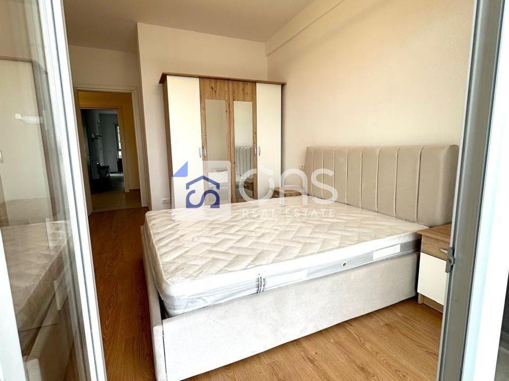 Jepet apartament 2+1 me qera Te Univers City