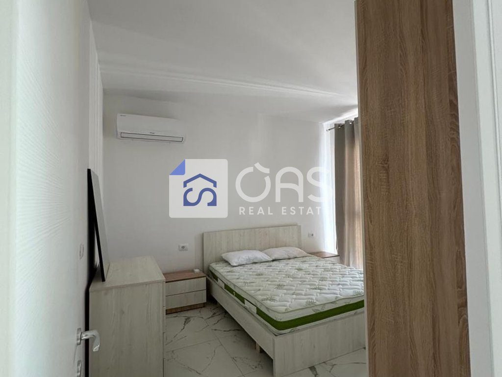Jepet apartament 2+1+Parkim me qera Te Univers City