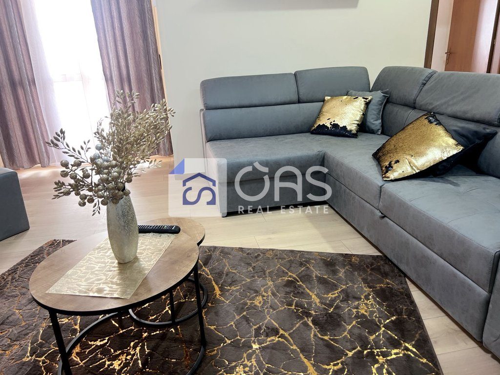 Jepet apartament me qera 1+1 ne Rrugen e Kavajes