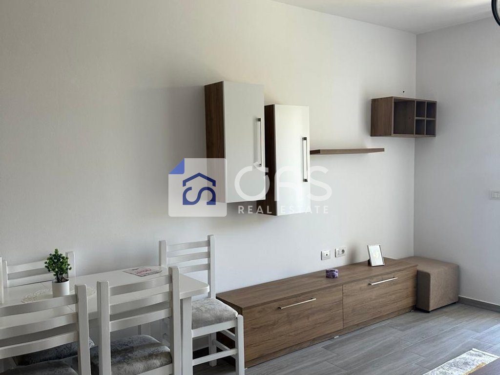 Jepet me qera apartament 1+1 tek 5 Maj