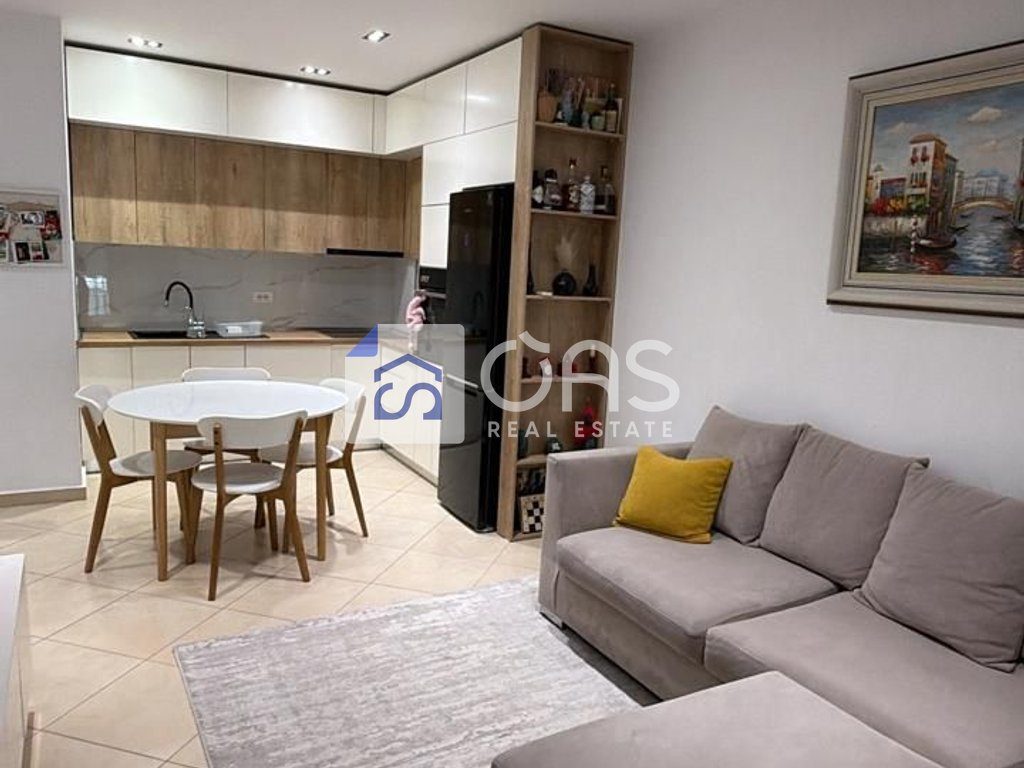 Jepet apartament me qera 1+1 Pallati Me Shigjeta