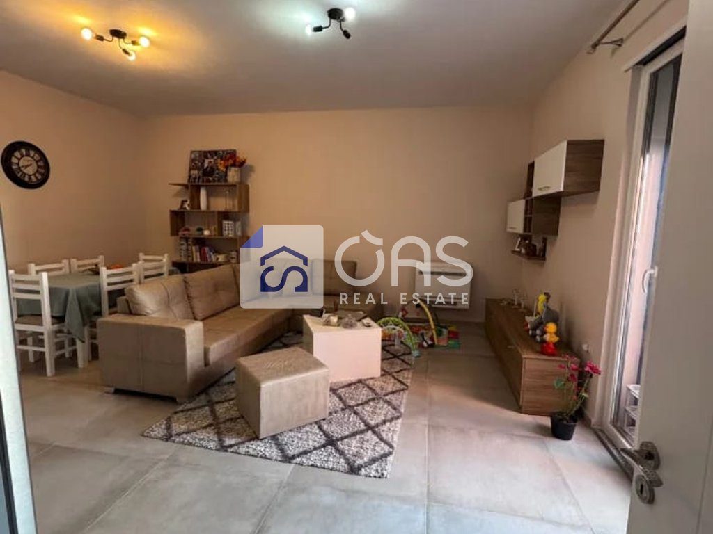 Jepet me qira apartament 1+1+Verande  Ne Paskuqan