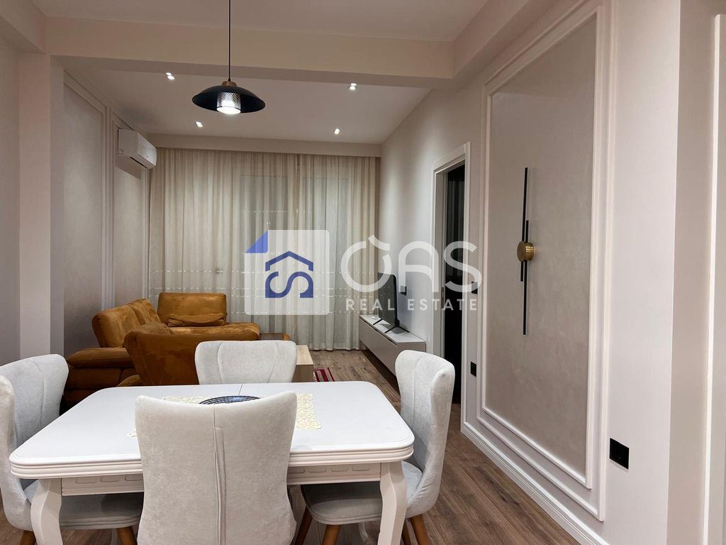 Jepet apartament me qera 1+1 Te Rruga Mine Peza
