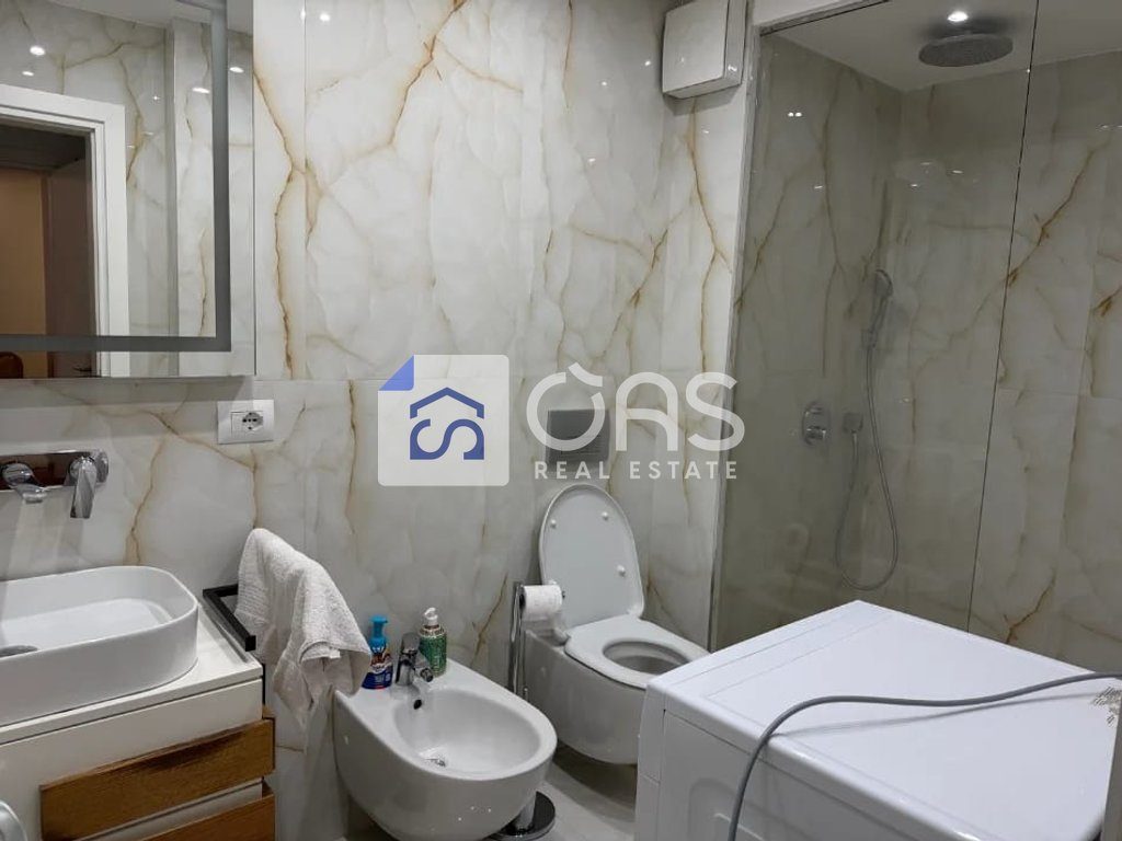 Jepet me qera apartament 2+1+2Te Liqeni I Thate