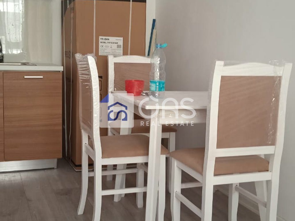 Jepet me qera apartament 1+1 Te Univers City