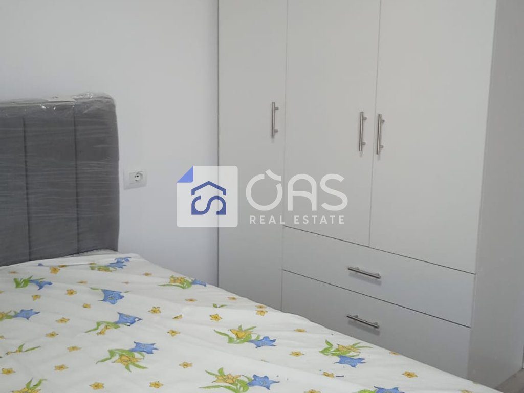Jepet me qera apartament 1+1 Te Univers City