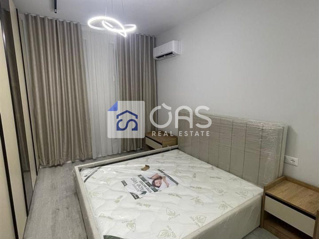 Jepet apartament me qera 2+1+P Te Univers City