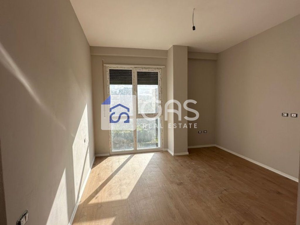 Jepet me qera apartament 2+1 Te Bulevardi I Ri