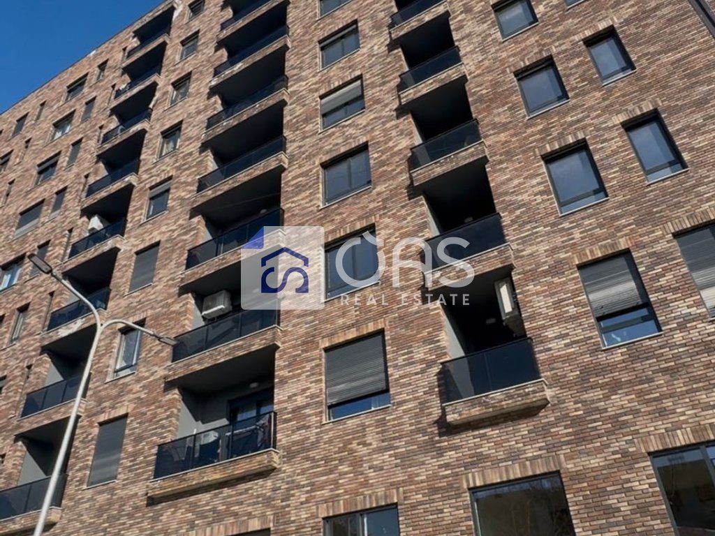 Shitet apartament 3+1 ne 5 Maj 175.000 euro