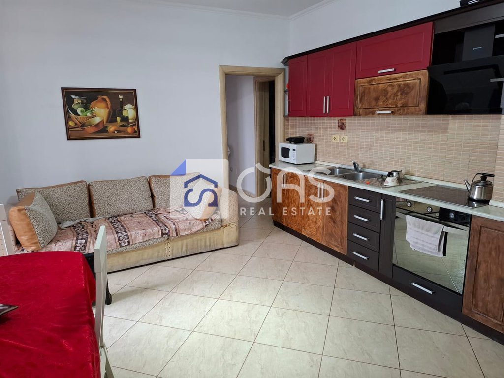 Jepet me qera apartament 2+1 ne Qender te Tiranes
