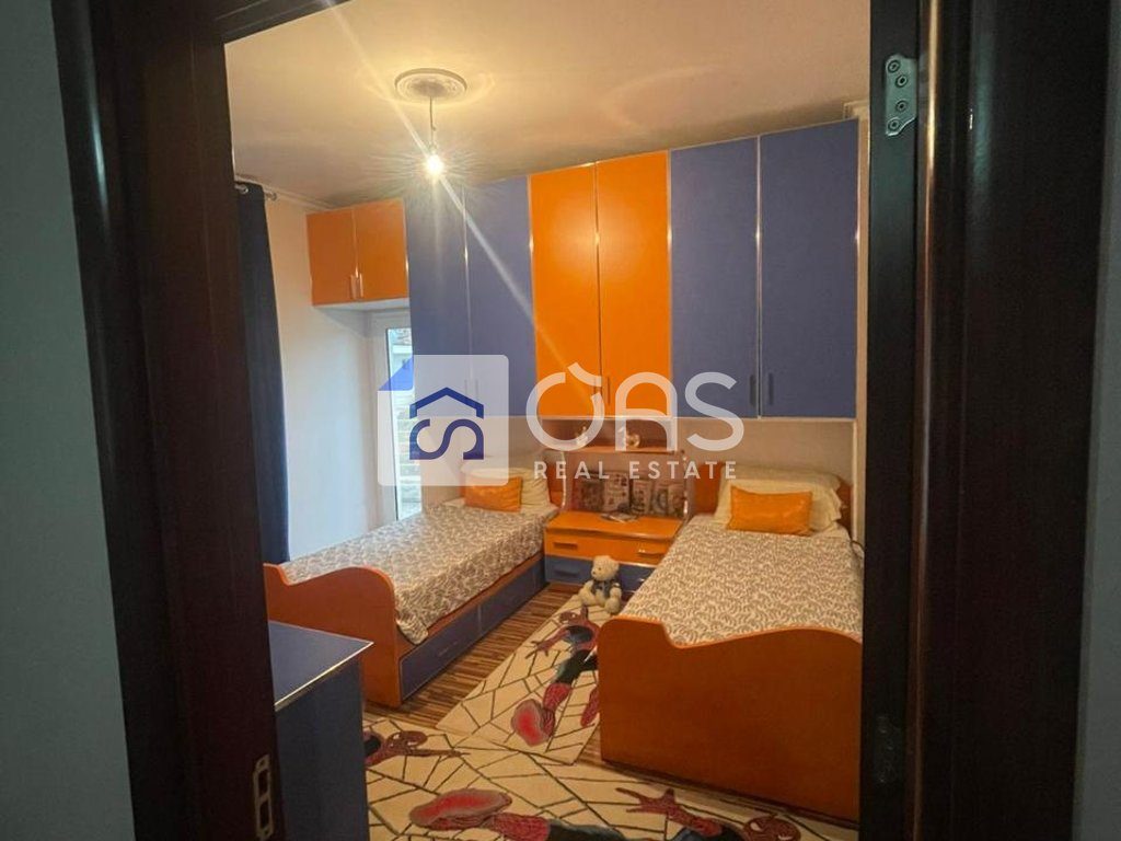 Jepet me qera apartament 2+1 ne 5 Maj