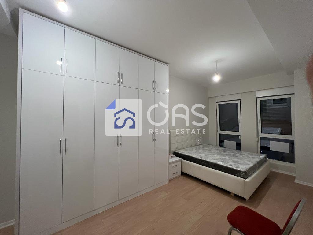 Shitet apartament 2+1+2 tek 21 Dhjetori (Kompleksi Kontakt)