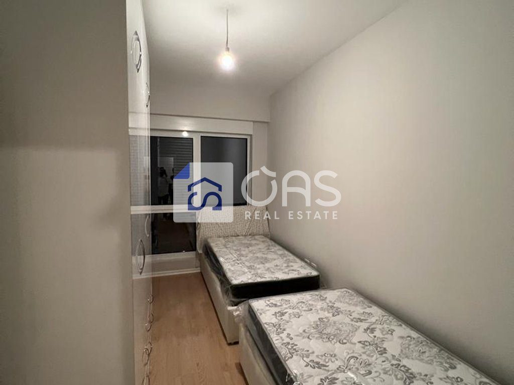 Shitet apartament 2+1+2 tek 21 Dhjetori (Kompleksi Kontakt)
