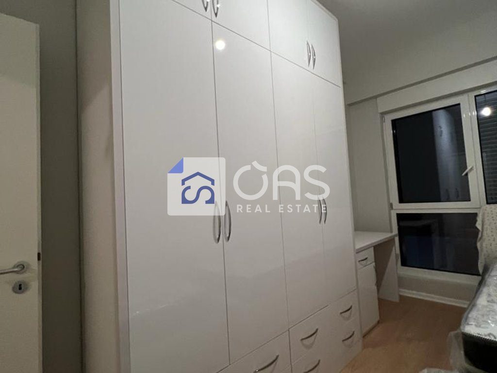 Shitet apartament 2+1+2 tek 21 Dhjetori (Kompleksi Kontakt)