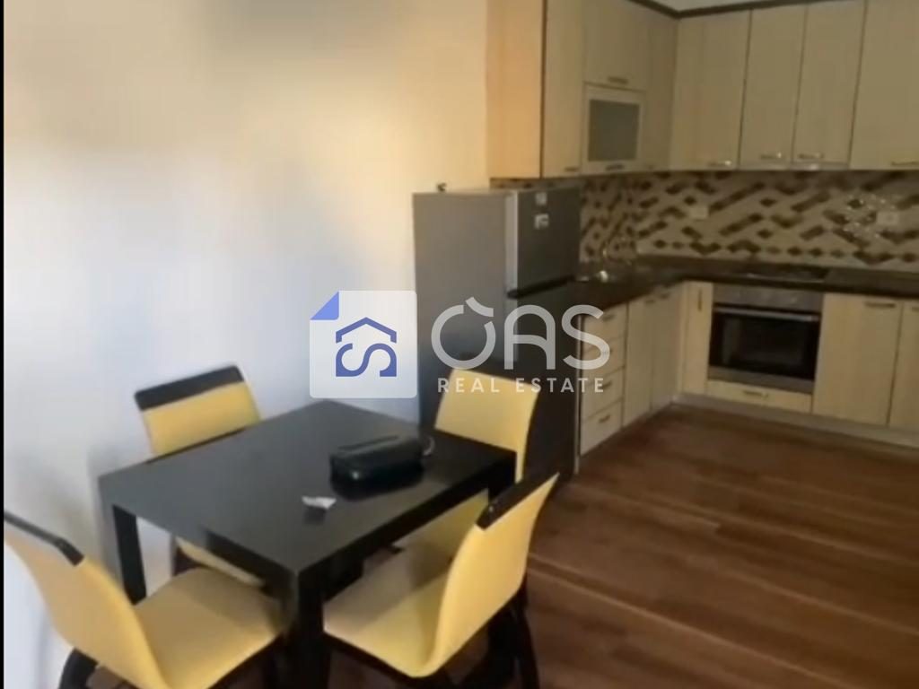 Jepet me qera apartament 1+1 tek Liqeni i Thate
