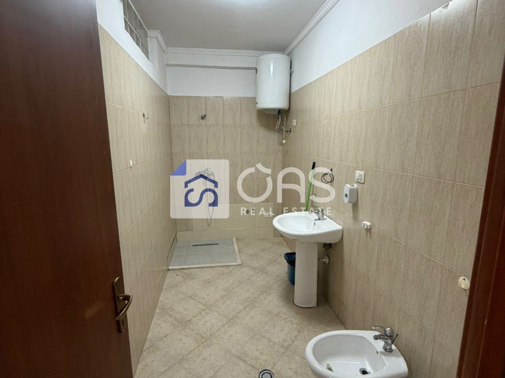 Shitet apartament 2+1 ne Fresk