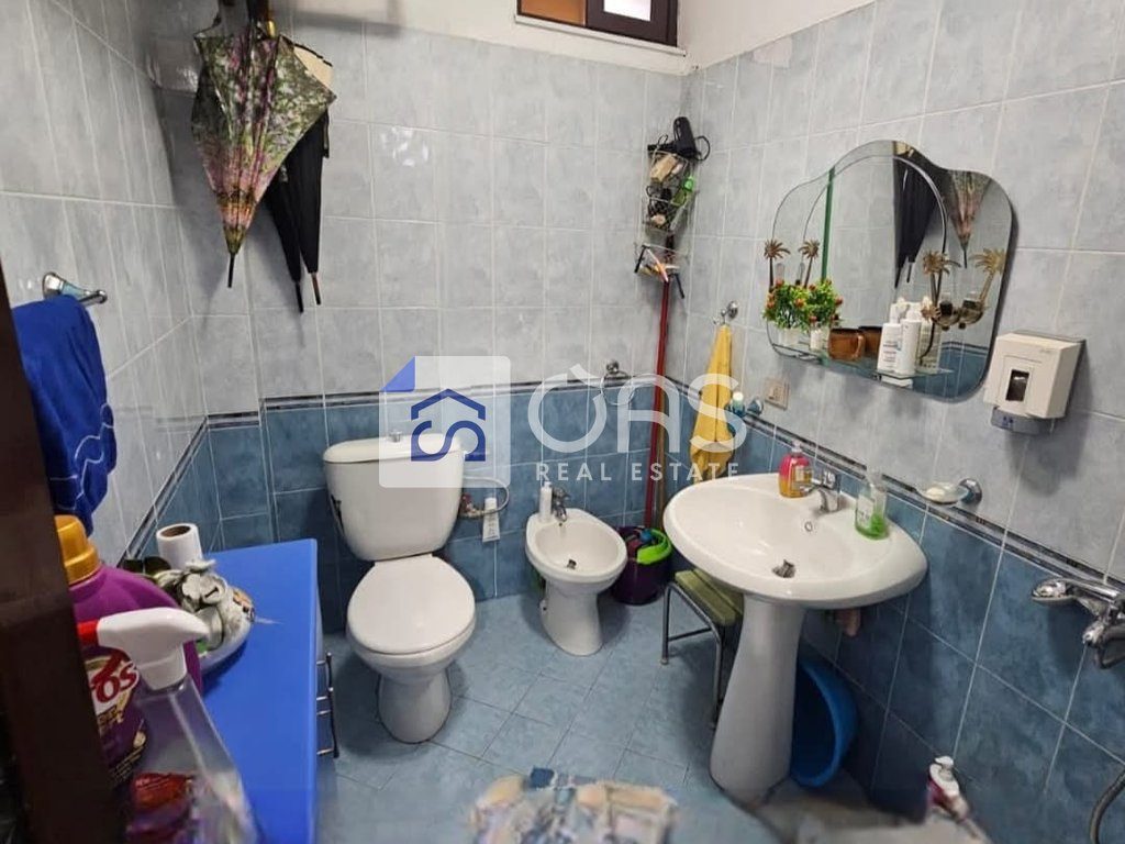 Jepet me qera apartament 1+1 ne Qender.