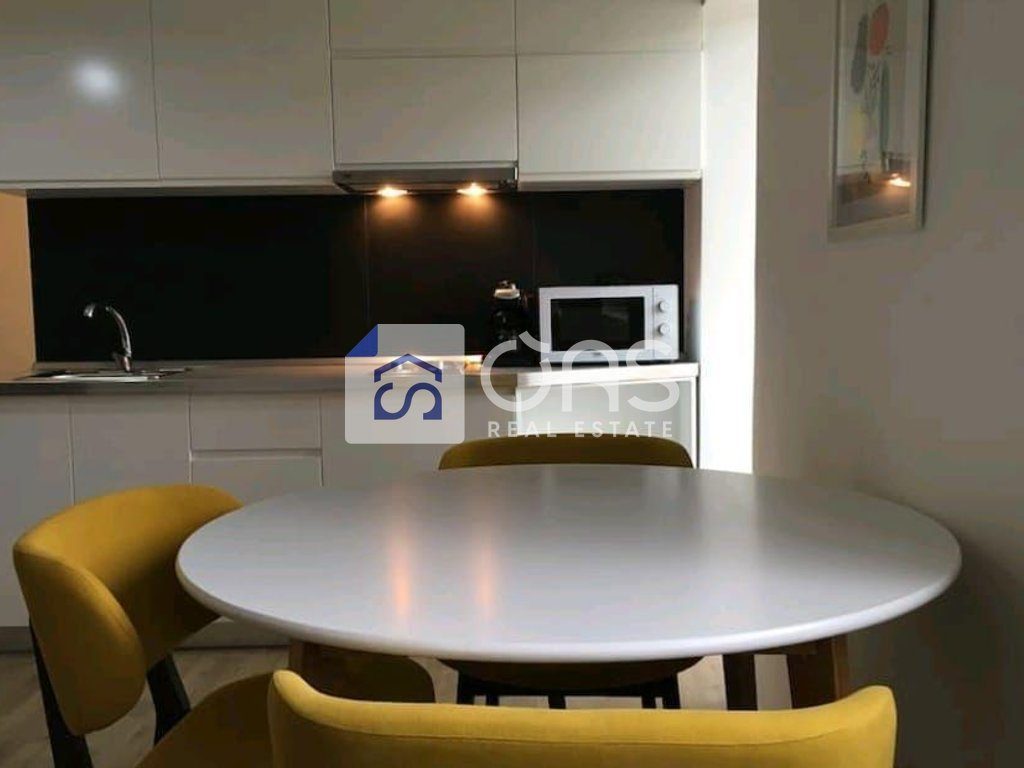 Jepet me qera apartament 1+1 tek Rruga e Sales.