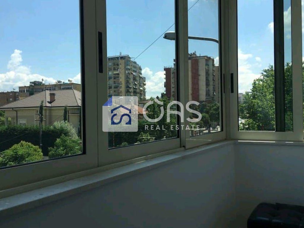 Jepet me qera apartament 1+1 tek Rruga e Sales.