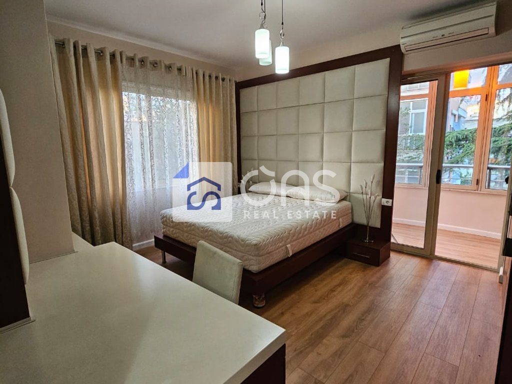 Shitet apartament 2+1 tek Rruga Mine Peza.