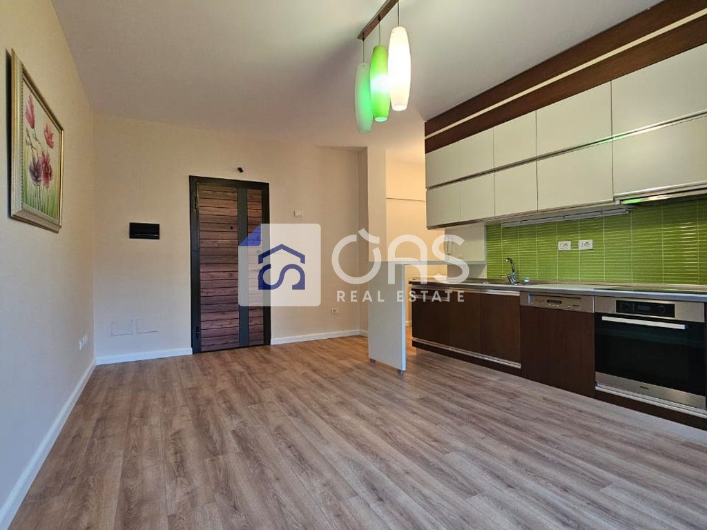 Shitet apartament 1+1 tek Rruga Mine Peza.