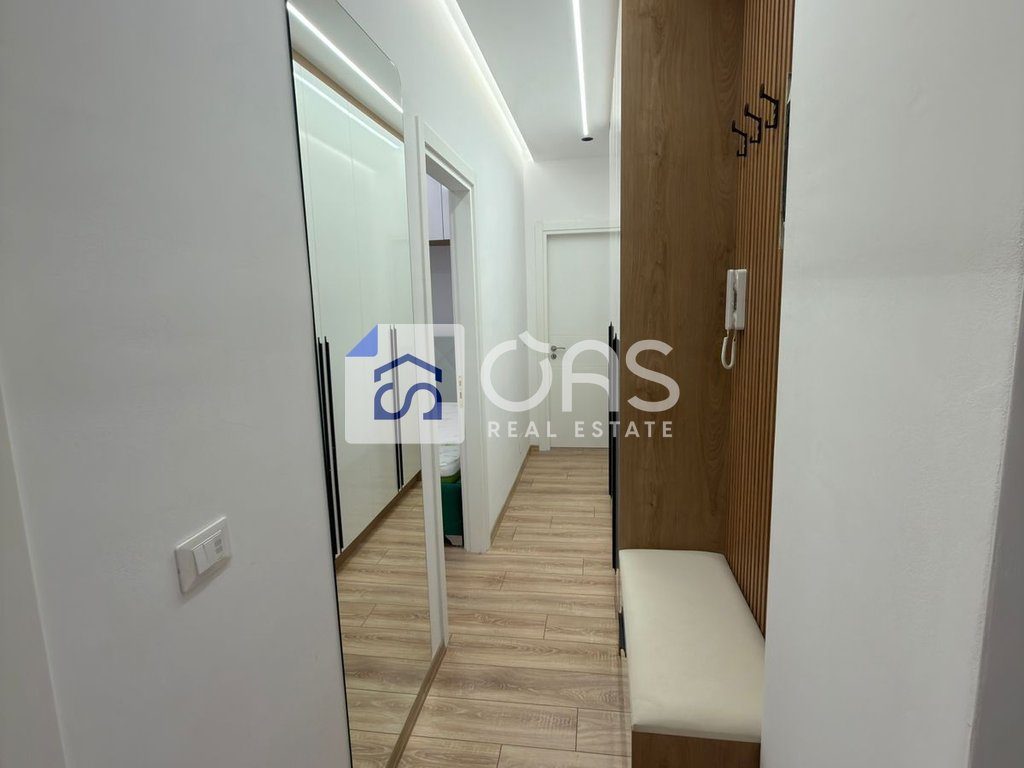 Jepet me qera apartament 2+1 tek Komuna e Parisit (Bega 007)