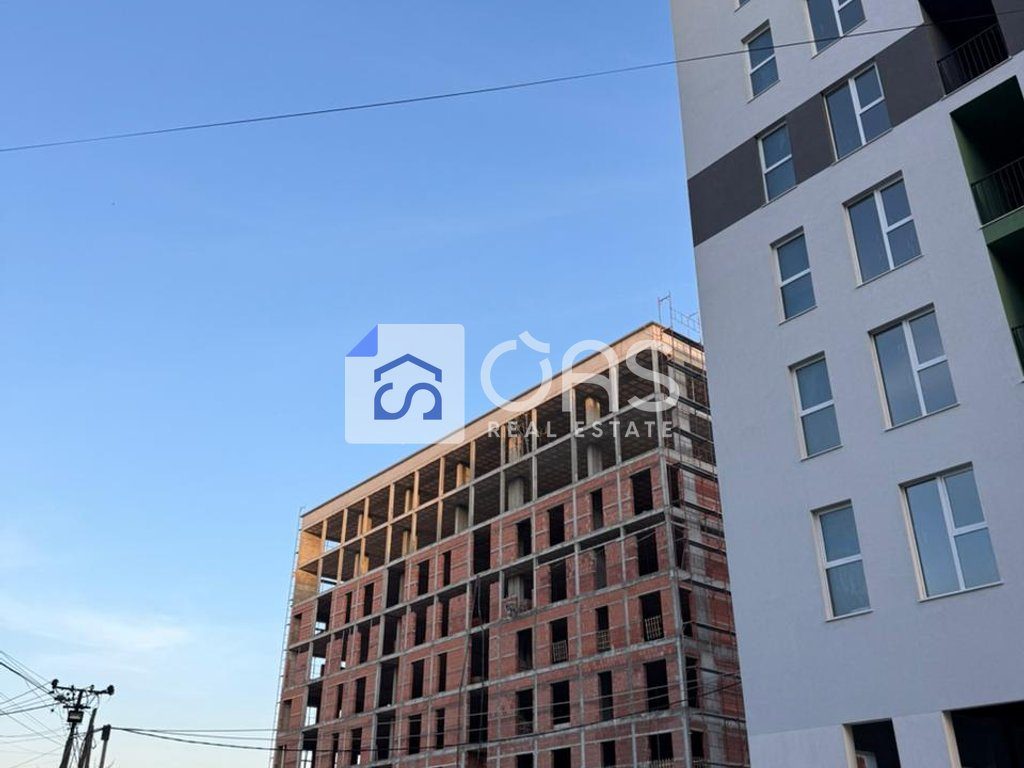 Shitet apartament 1+1 tek Ish Dogana.