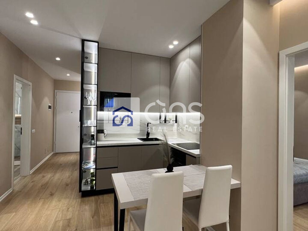 Jepet me qera apartament 1+1 tek Siri Kodra (Pallati Kontakt)