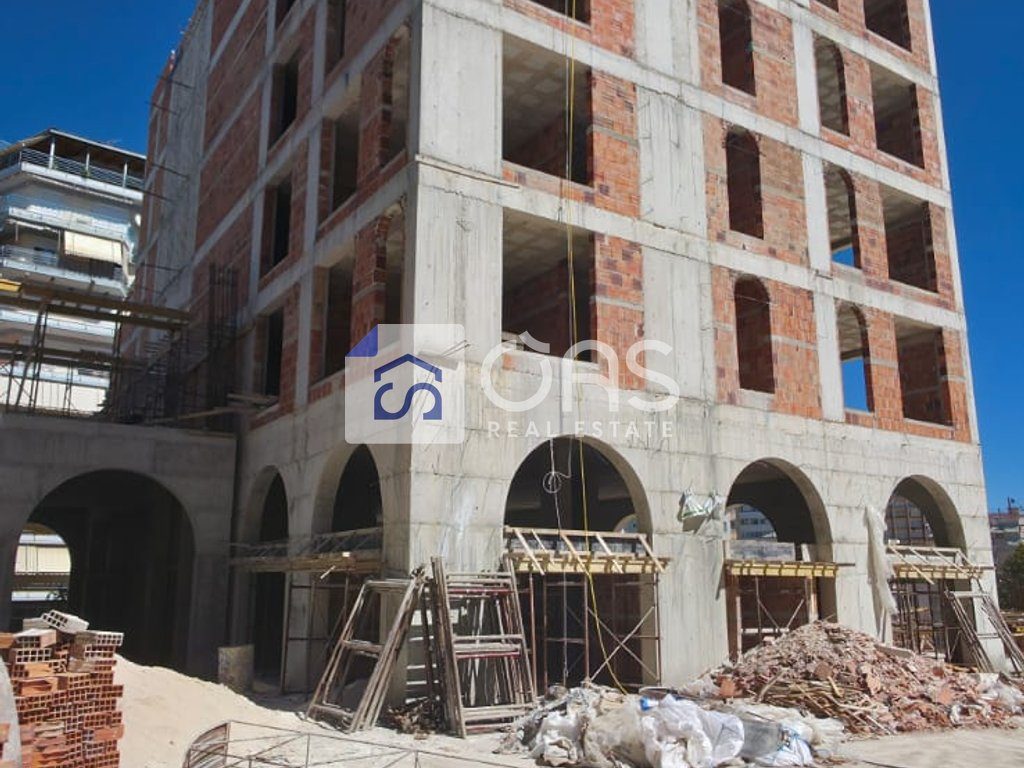 Shitet apartament 2+1 ne Sarande.