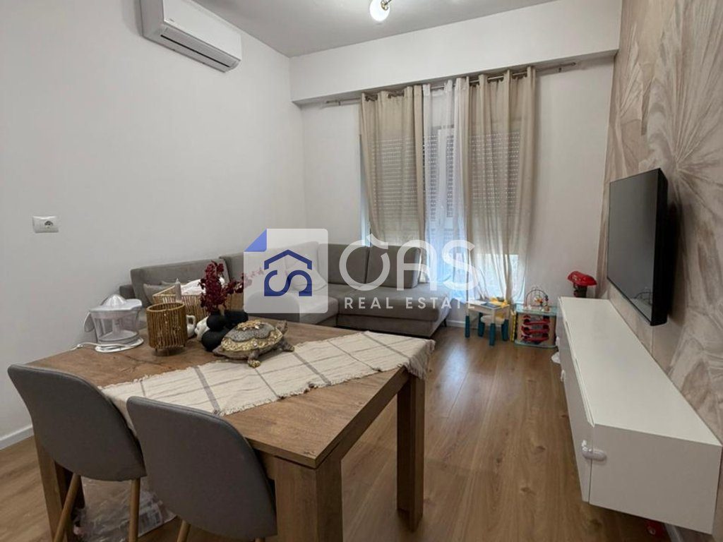 Shitet apartament 1+1 ne Ali Dem.