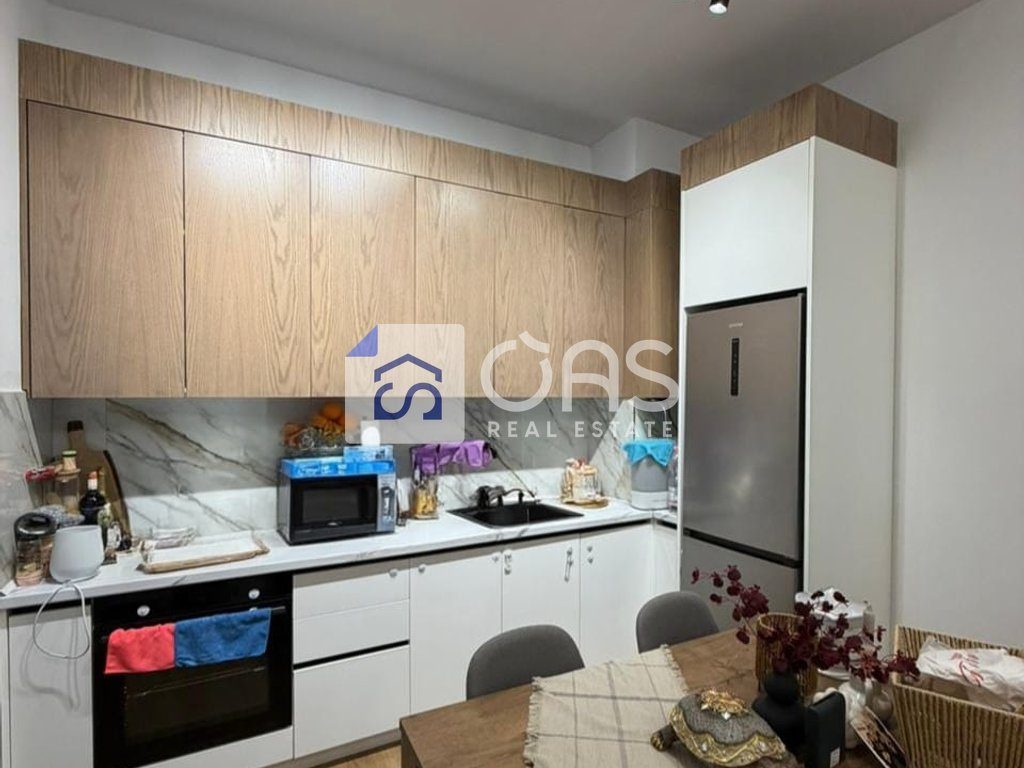 Shitet apartament 1+1 ne Ali Dem.