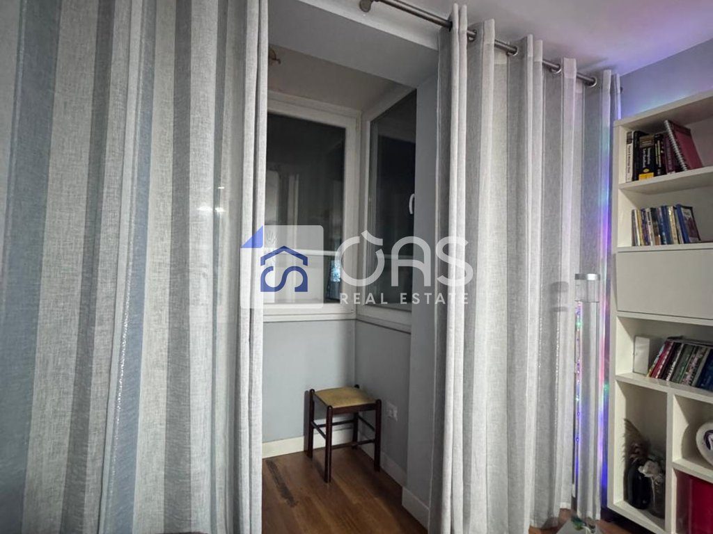 Jepet me qera apartament 2+1 ne Bllok.