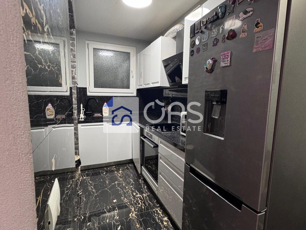 Jepet me qera apartament 2+1 ne Bllok.
