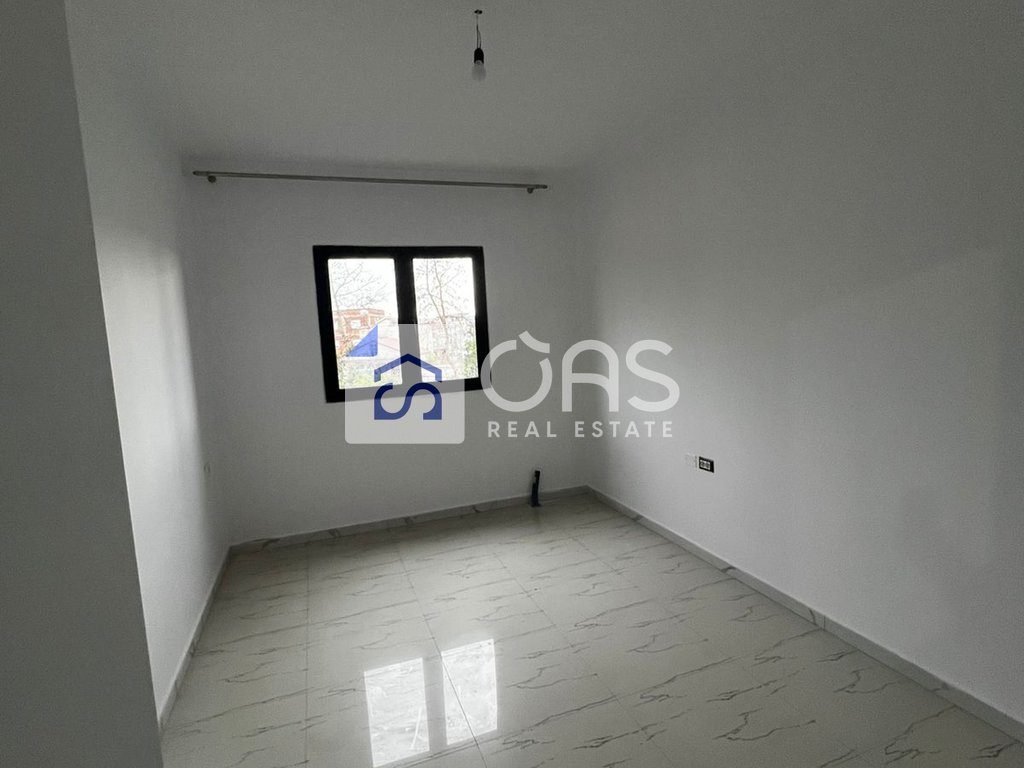 Jepet me qera apartament 2+1 ne Laprak.