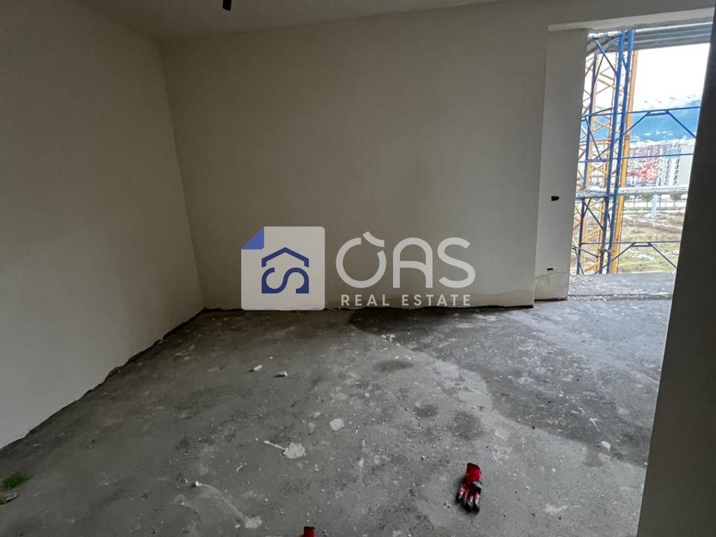 Shitet apartament 2+1+2+Parkim tek Bulevardi i Ri (Orbital 5)