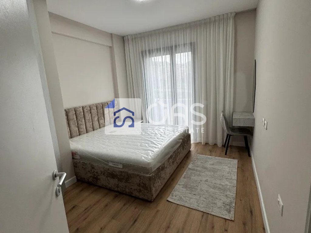 jepet me qera apartament 1+1 tek Liqeni i Thate