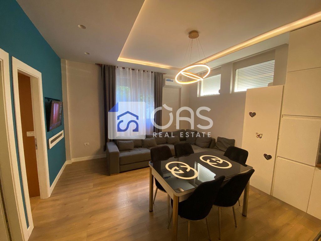 Jepet me qera apartament tek Liqeni i Thate
