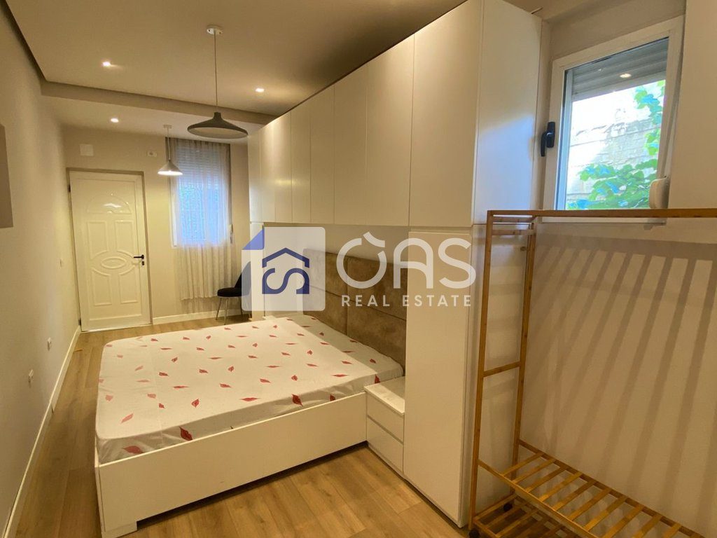 Jepet me qera apartament tek Liqeni i Thate