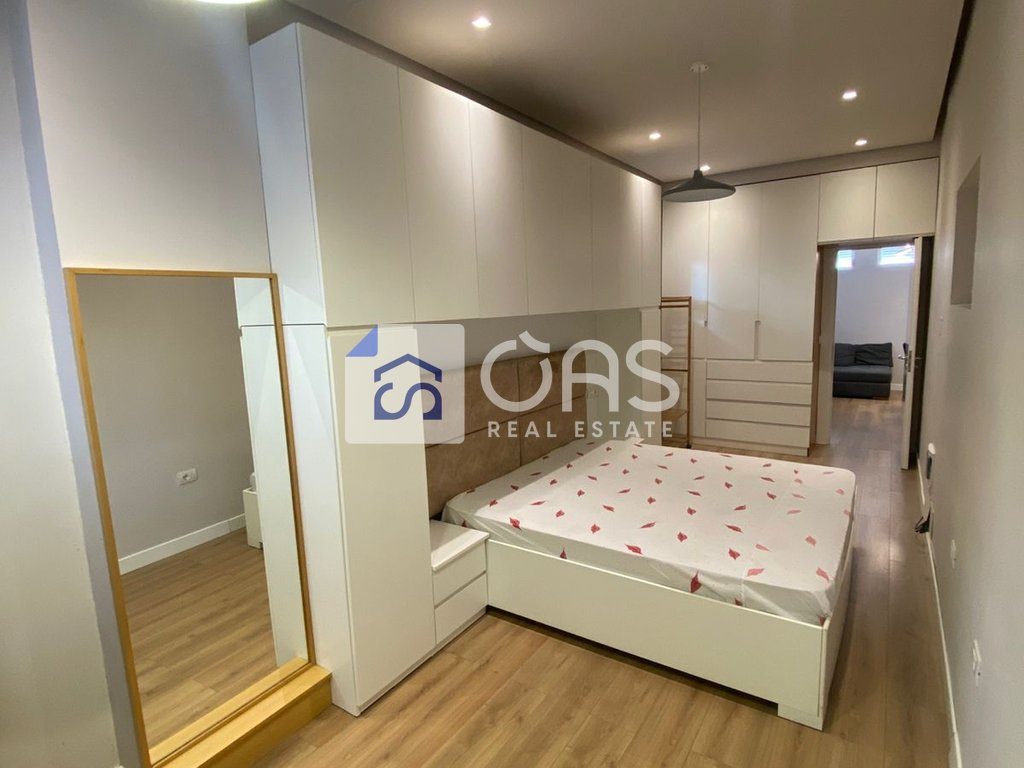 Jepet me qera apartament tek Liqeni i Thate