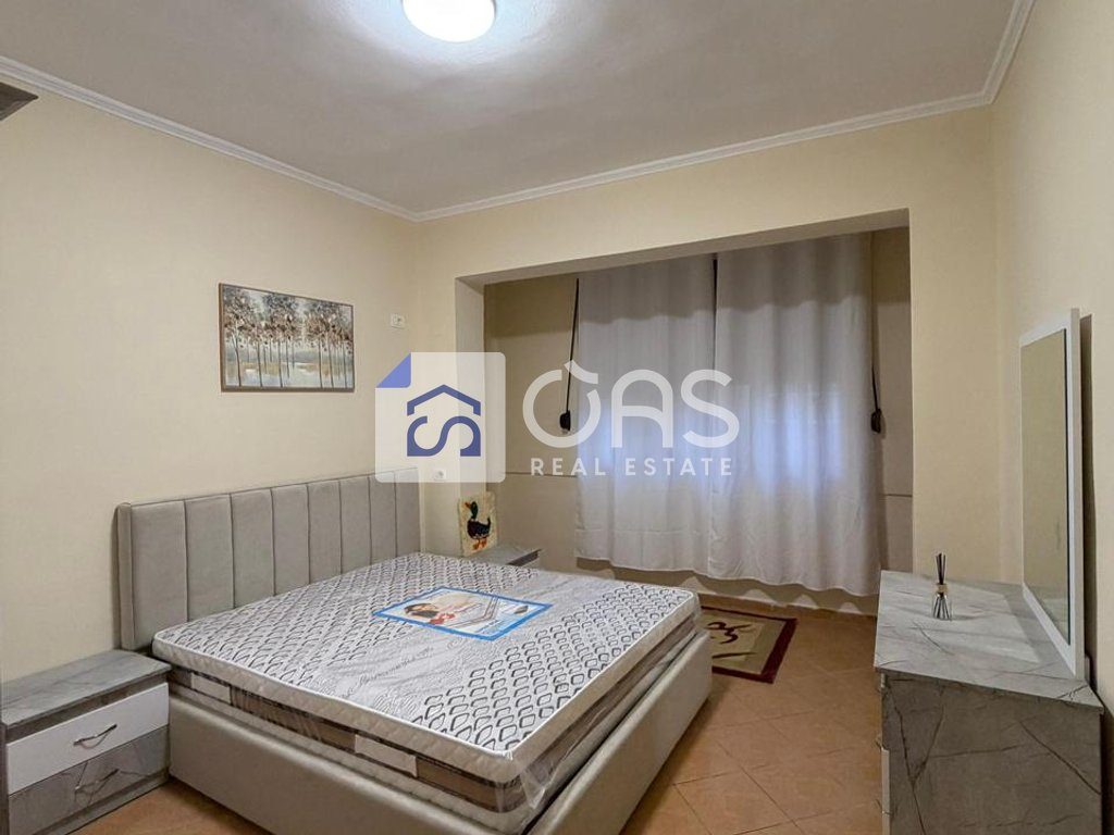 Jepet me qera  apartament 1+1 tek Medreseja