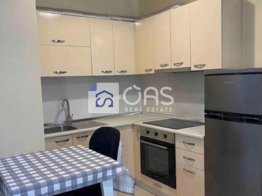 Jepet me qera  apartament 1+1 tek Komuna e Parisit