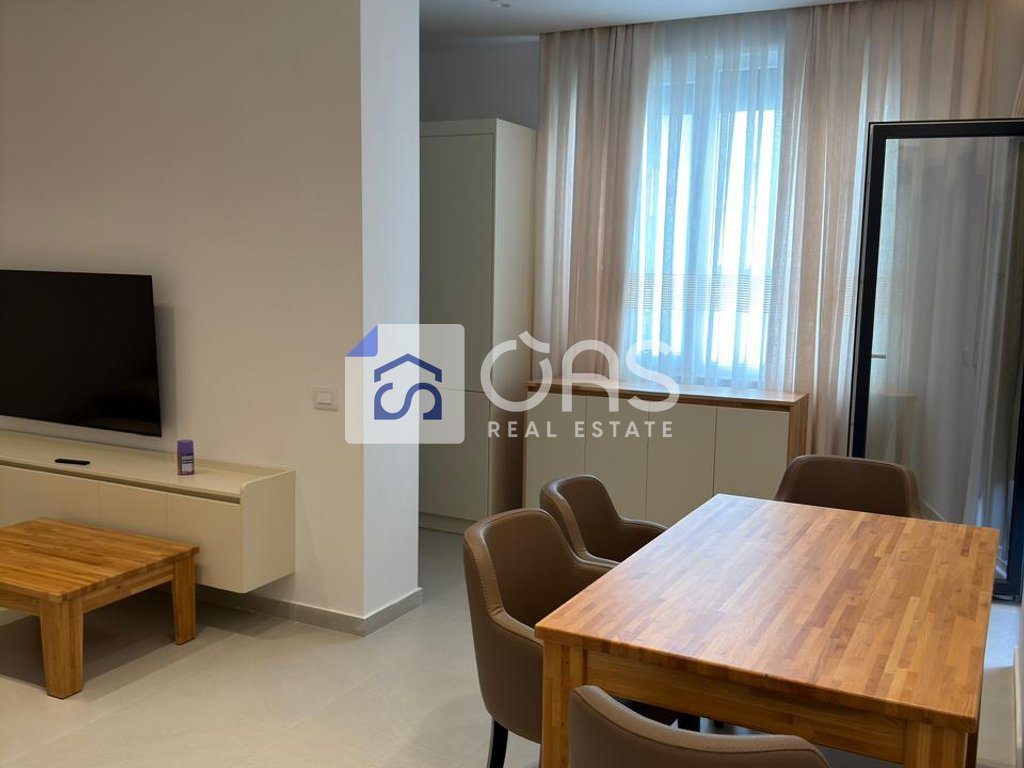 Jepet me qera  apartament 1+1+garazhd ne Shkoze
