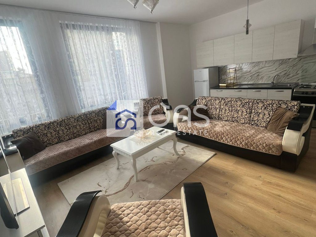 Jepet apartament me qera 2+1  tek Bulevardi i Ri